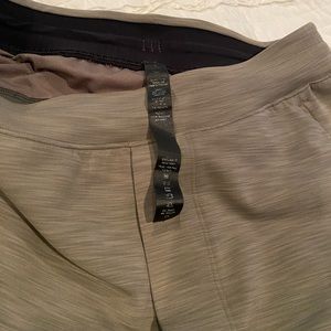Lululemon mens shorts size small